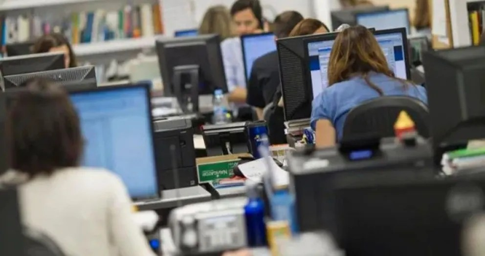 La justicia suspendió el DNU de Milei que eliminaba el Día de los Empleados Públicos